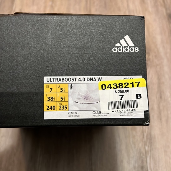 ULTRABOOST 4.0 - Picture 11 of 12